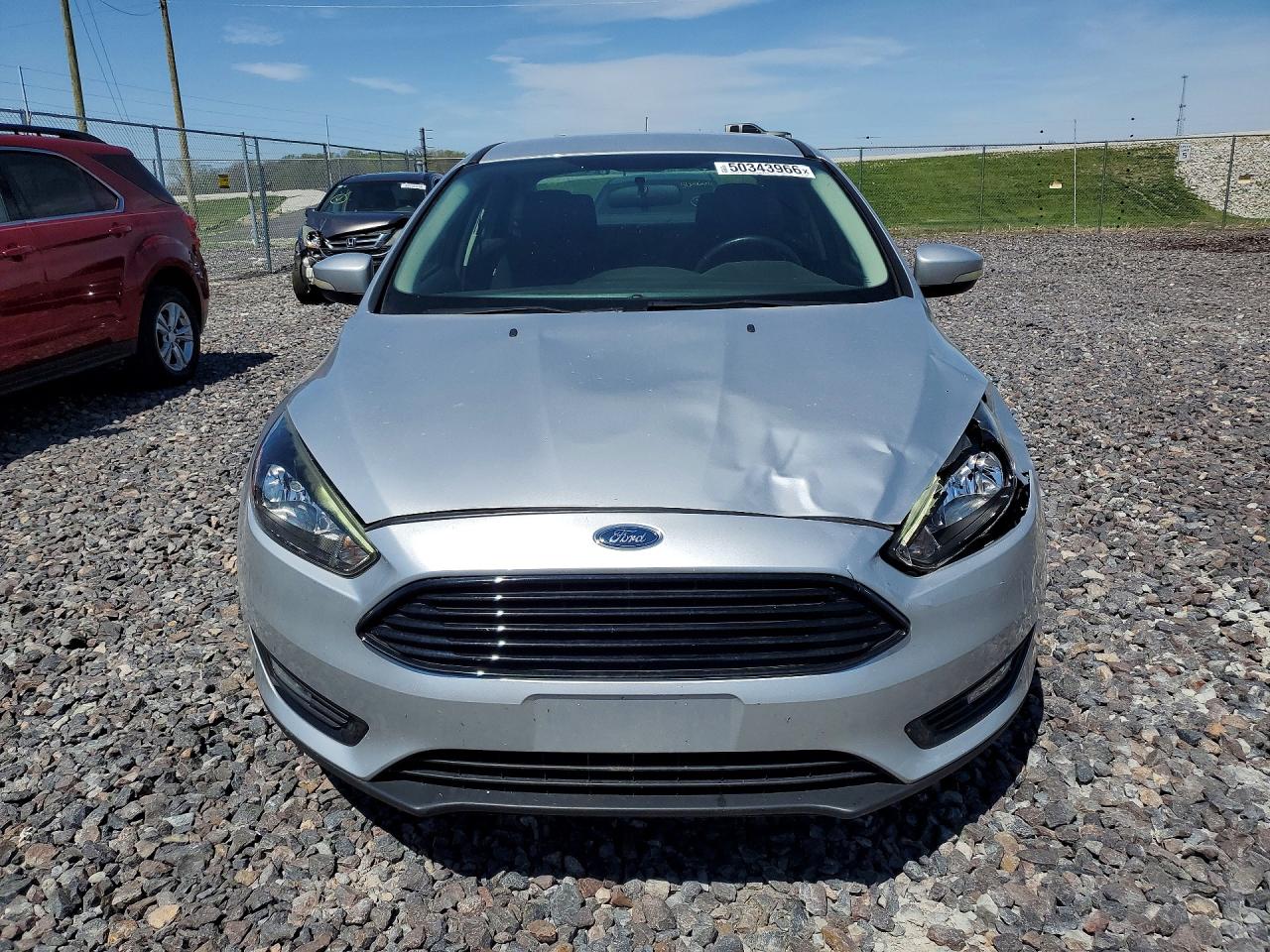 2018 FORD FOCUS SE photo 9