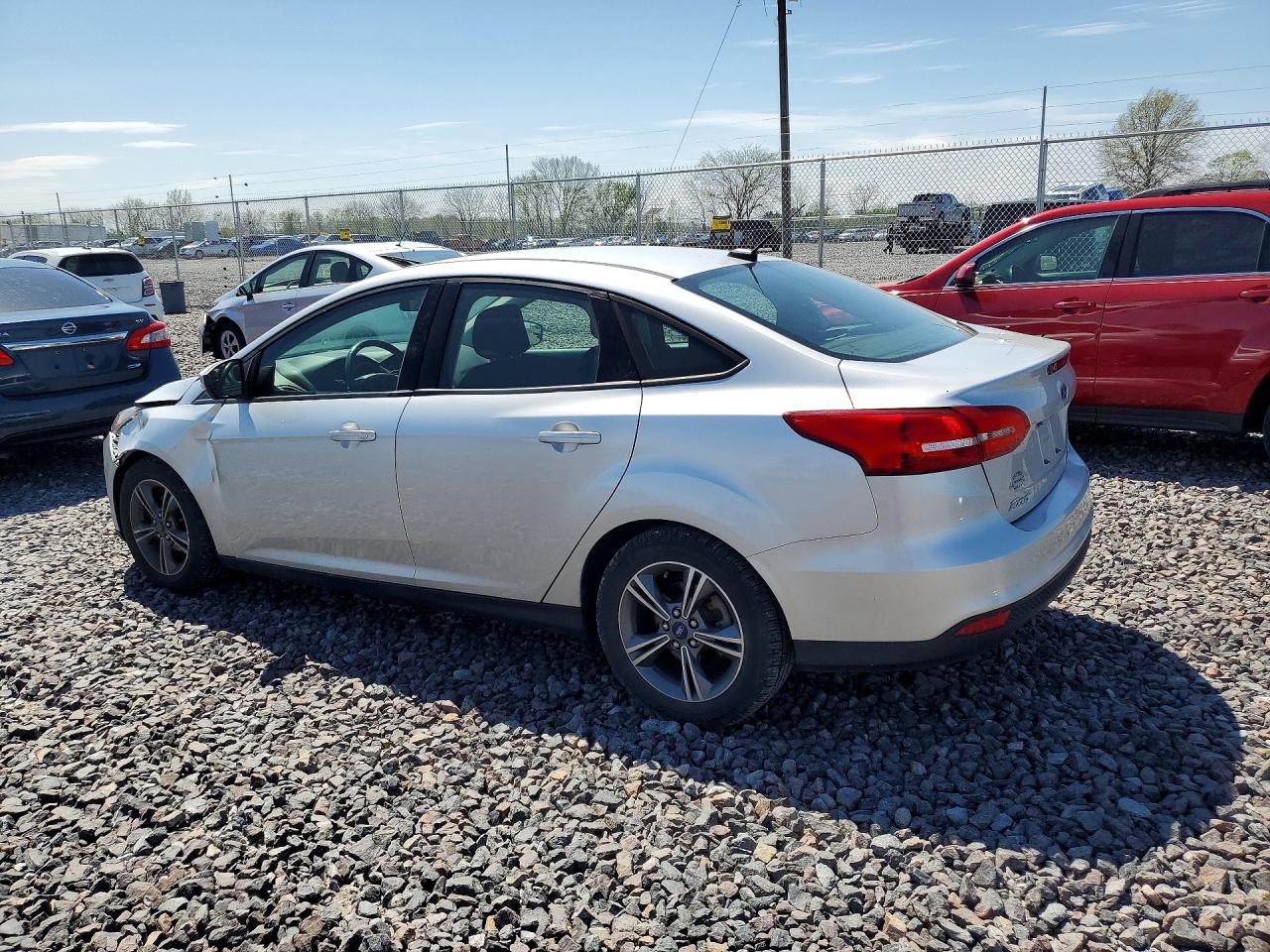 2018 FORD FOCUS SE photo 3