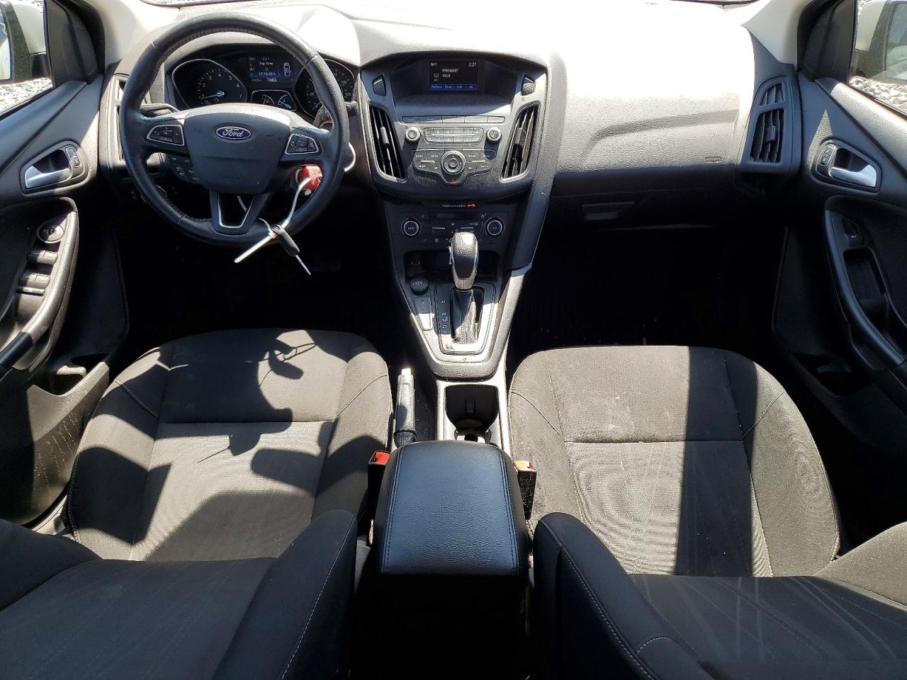2018 FORD FOCUS SE photo 15