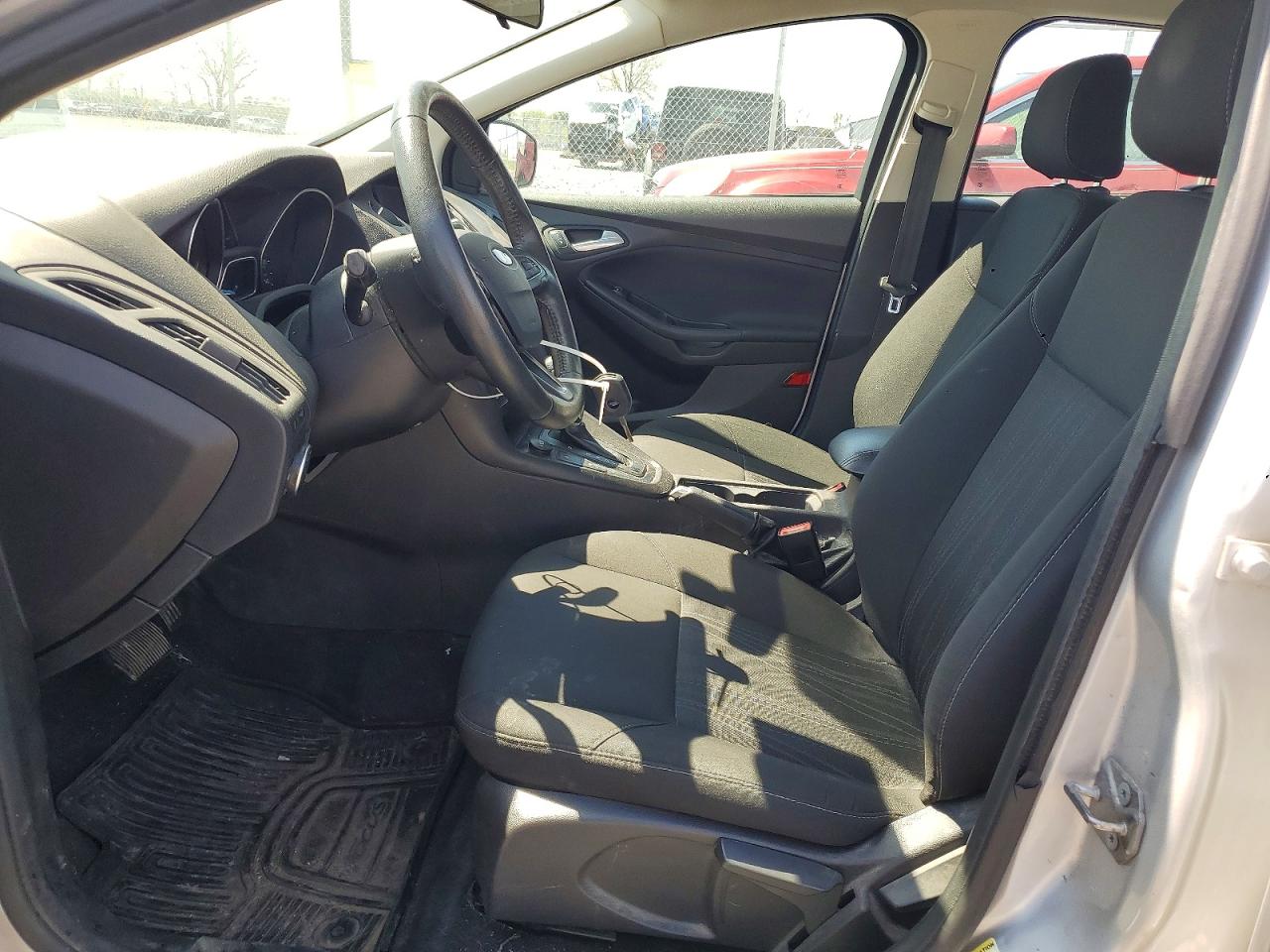 2018 FORD FOCUS SE photo 13