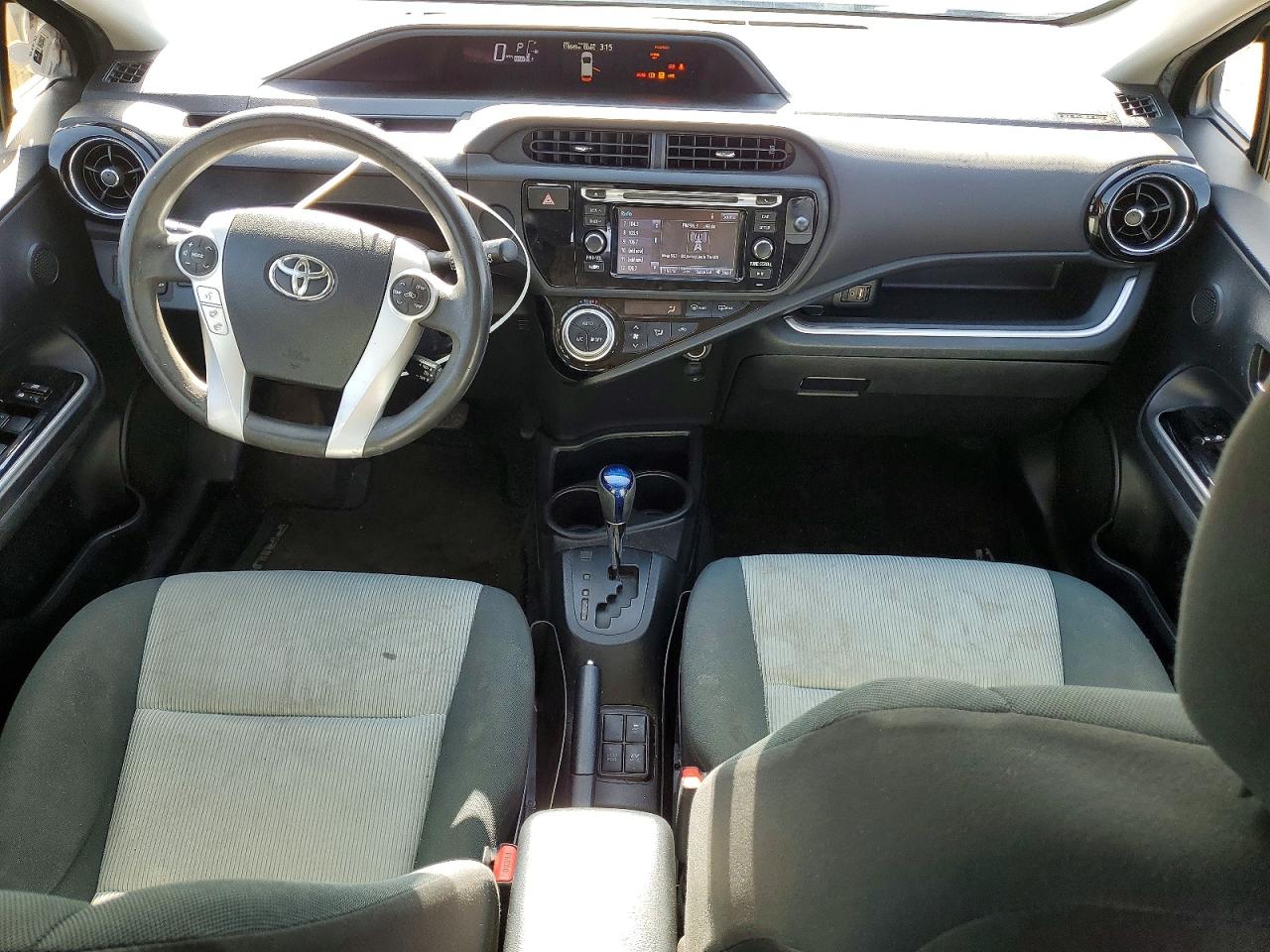 2016 TOYOTA PRIUS C PERSONA SPECIAL EDITION photo 15