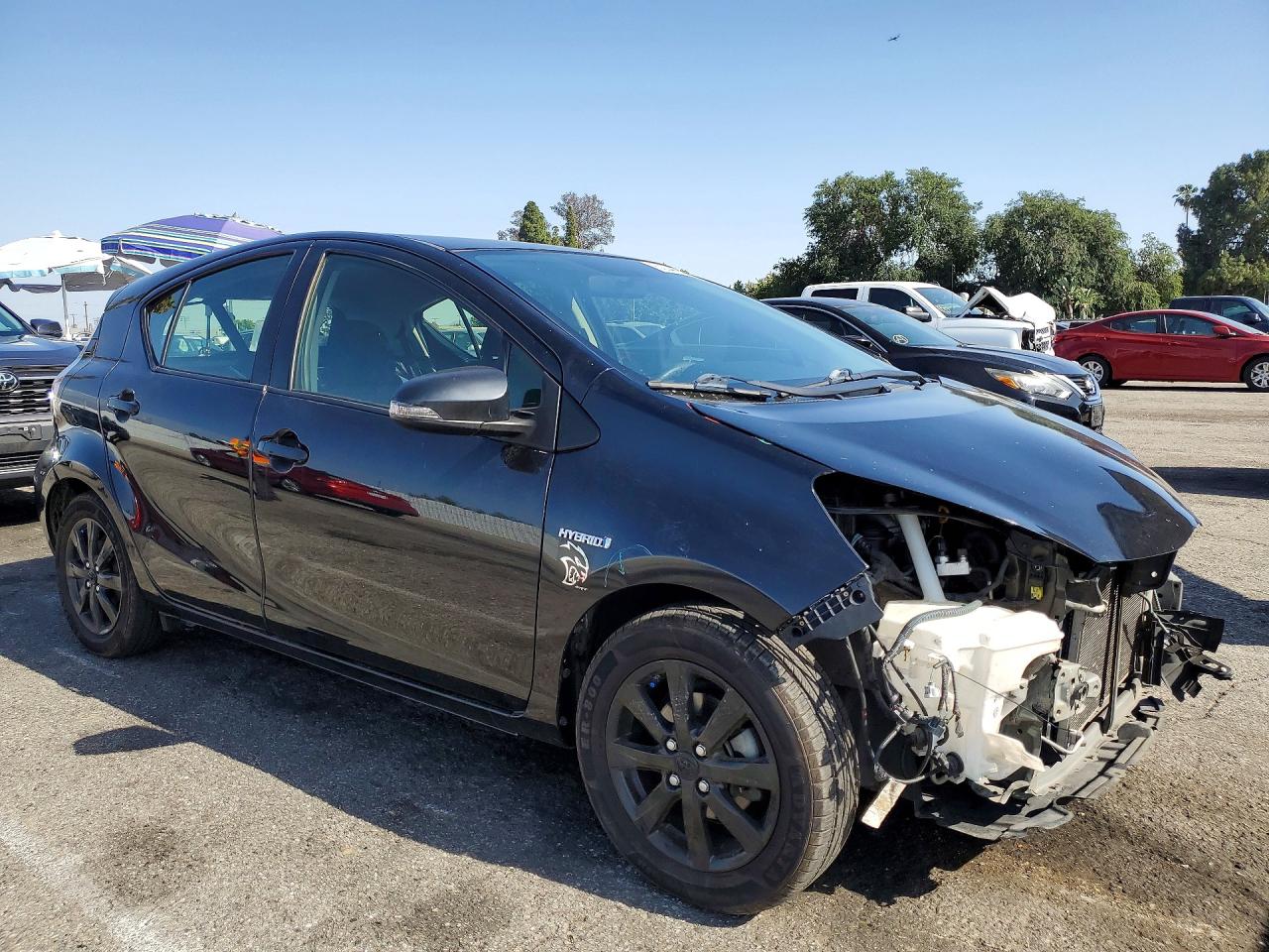 2016 TOYOTA PRIUS C PERSONA SPECIAL EDITION photo 7