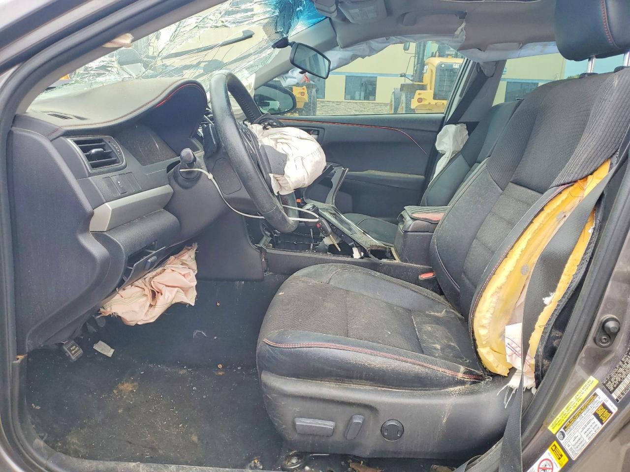 2016 TOYOTA CAMRY SE photo 13