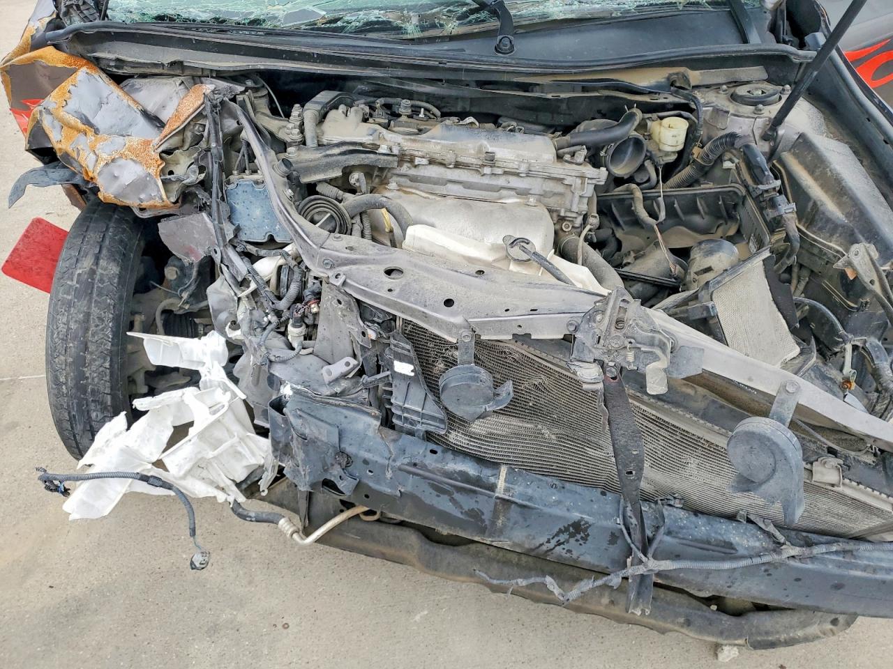 2016 TOYOTA CAMRY SE photo 21