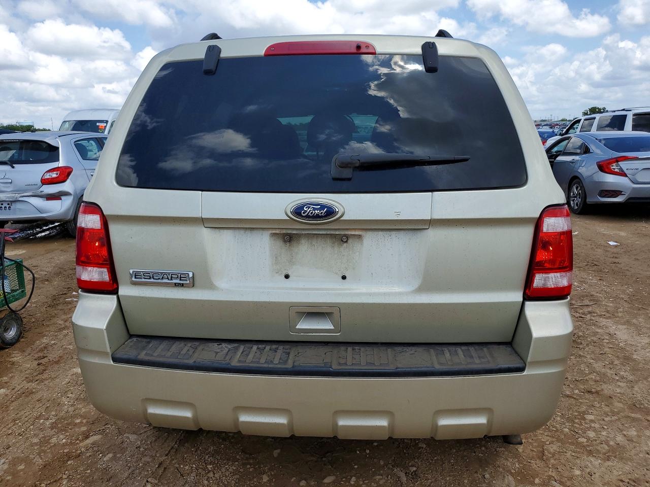 2010 FORD ESCAPE XLT photo 11
