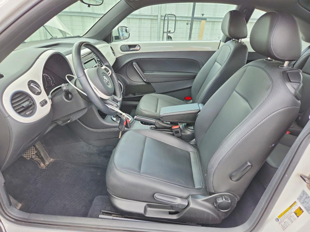 2014 VOLKSWAGEN BEETLE photo 13