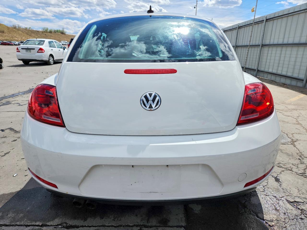 2014 VOLKSWAGEN BEETLE photo 11