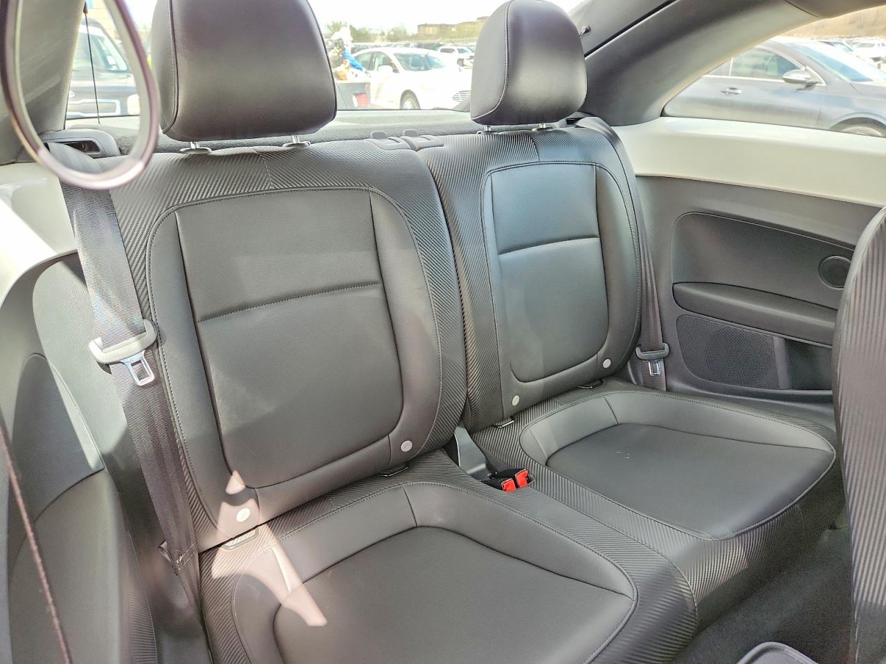 2014 VOLKSWAGEN BEETLE photo 19