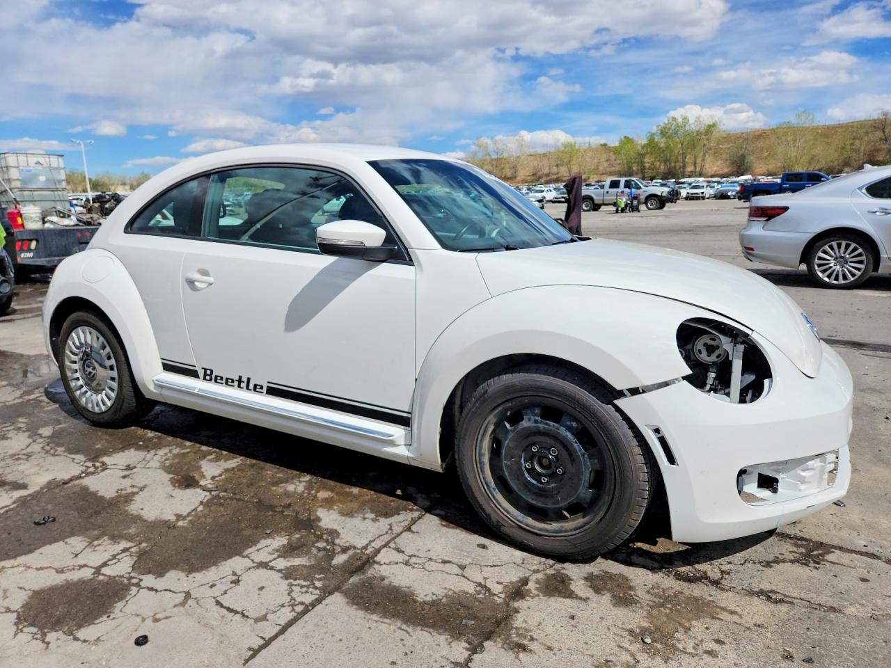 2014 VOLKSWAGEN BEETLE photo 7