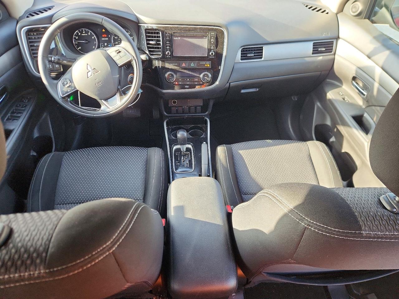 2017 MITSUBISHI OUTLANDER ES photo 15
