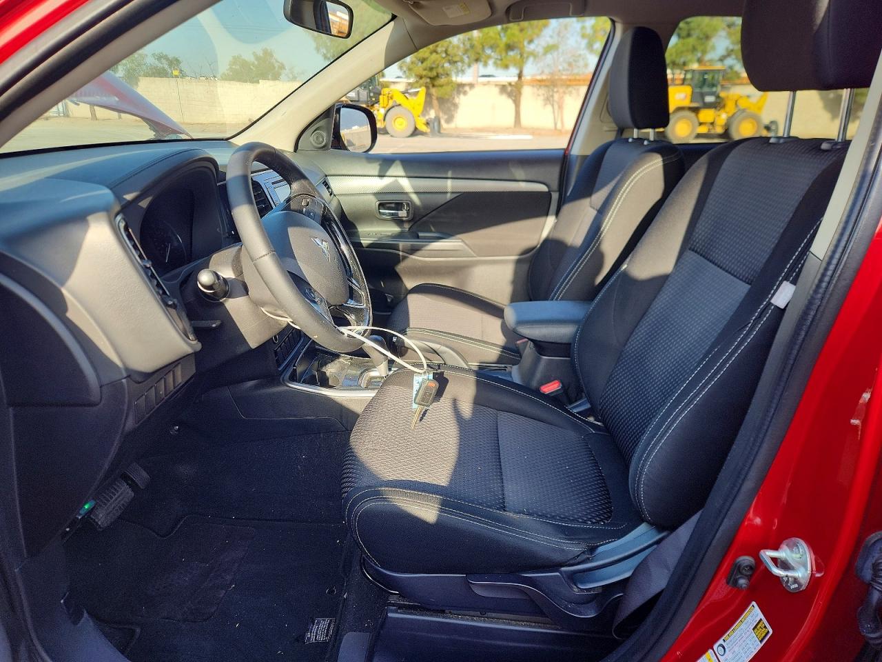 2017 MITSUBISHI OUTLANDER ES photo 13