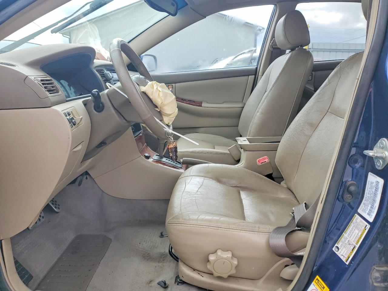 2004 TOYOTA COROLLA LE photo 19