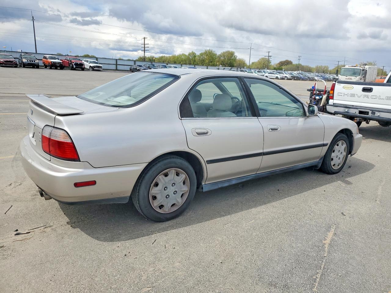 1997 HONDA ACCORD LX photo 7