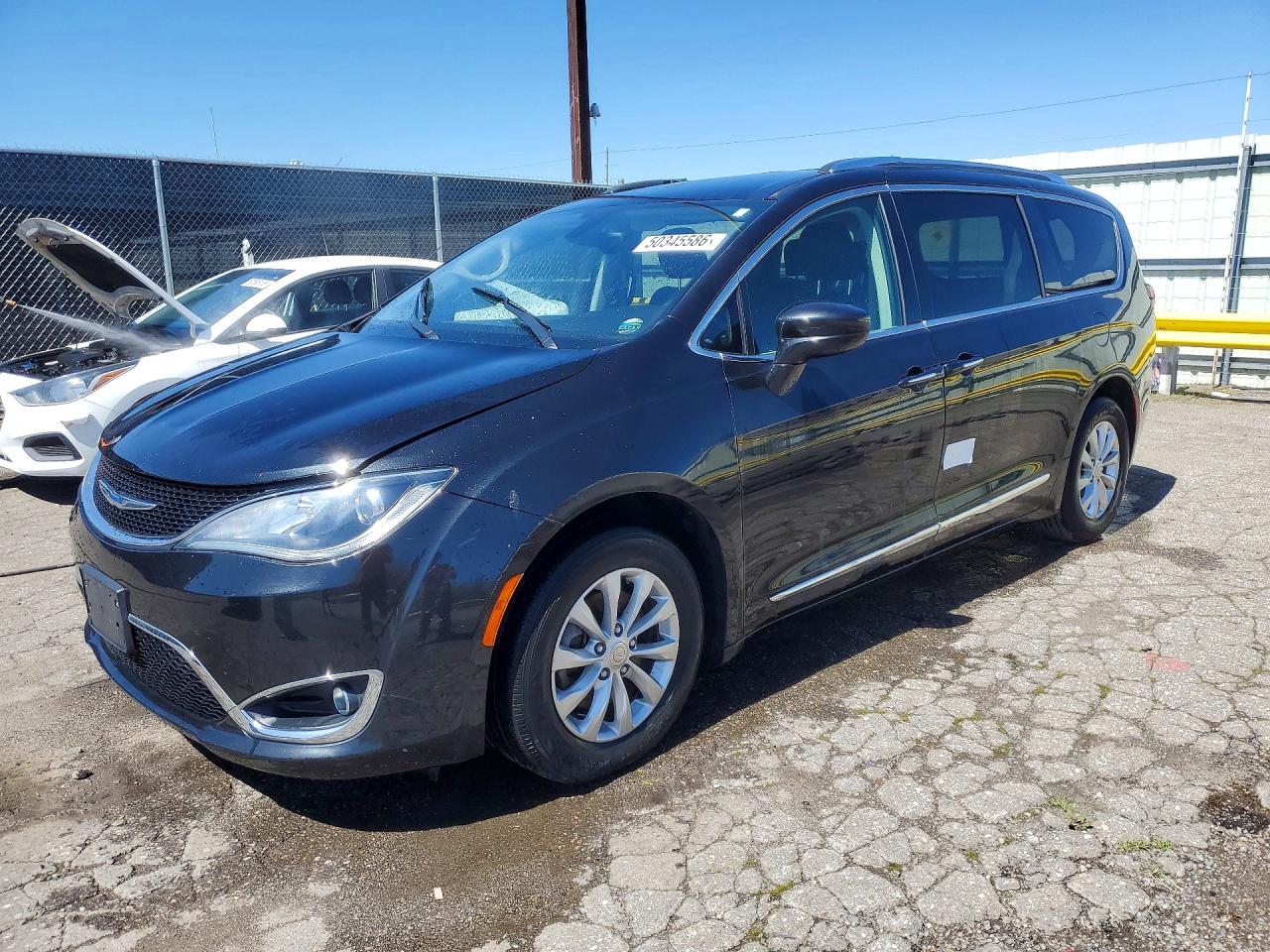 2019 CHRYSLER PACIFICA
