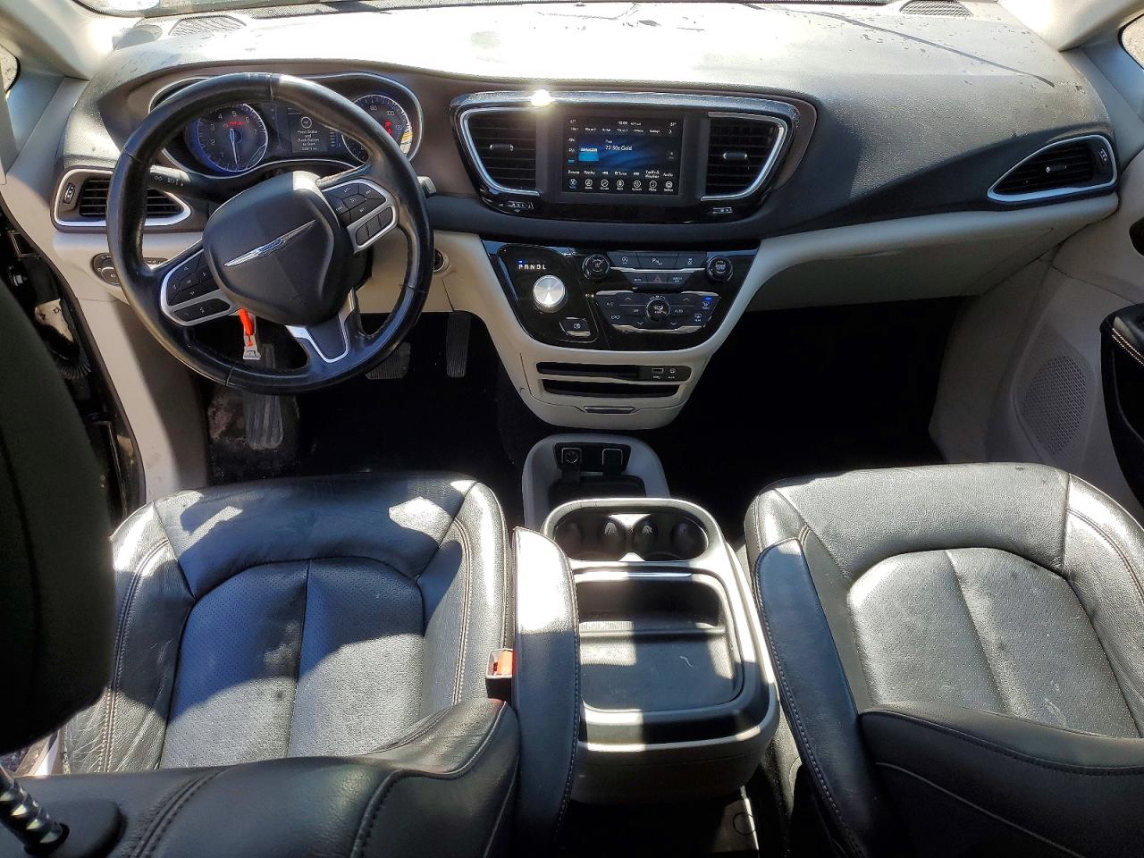 2019 CHRYSLER PACIFICA TOURING L photo 15