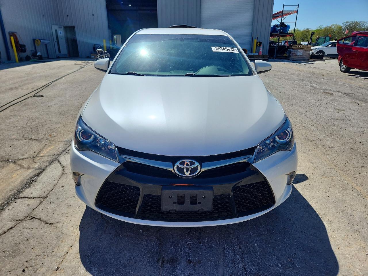 2015 TOYOTA CAMRY SE photo 13