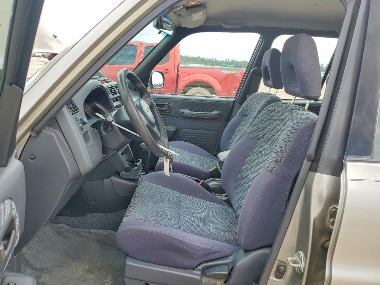 2000 TOYOTA RAV4 BASE photo 19