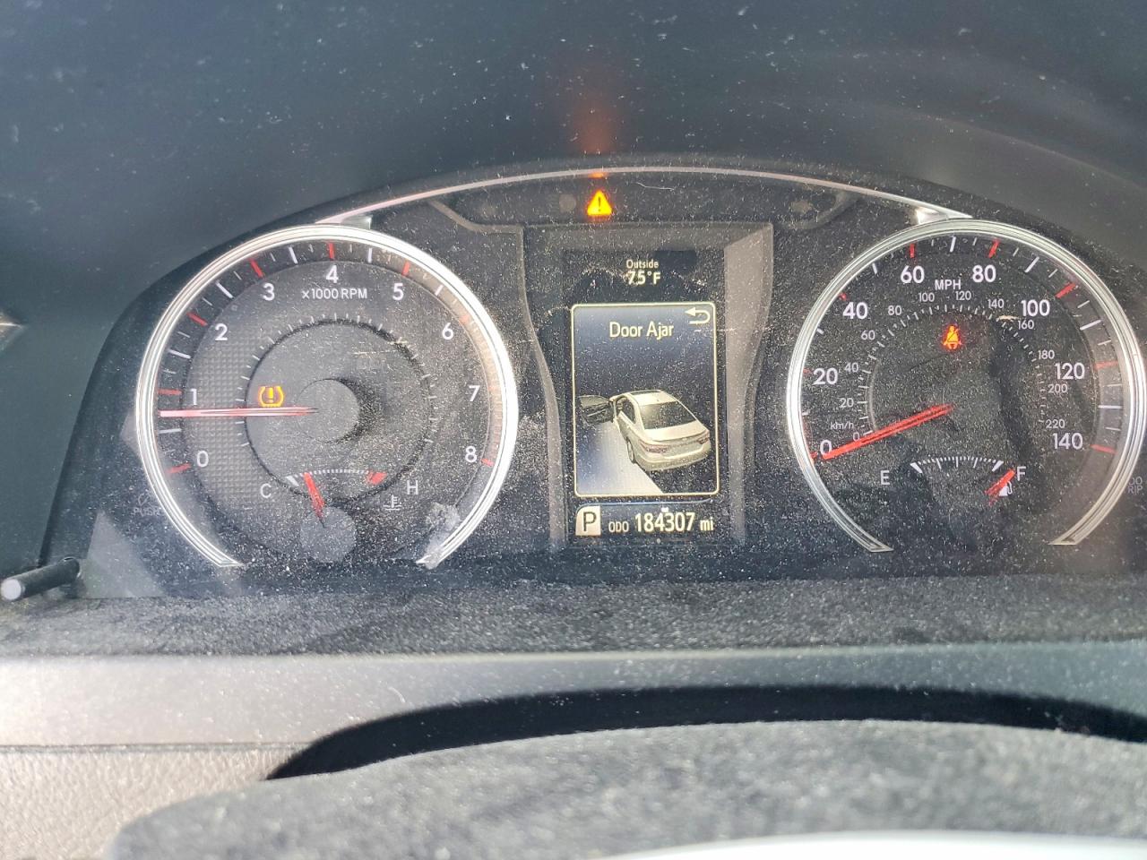 2016 TOYOTA CAMRY SE photo 17