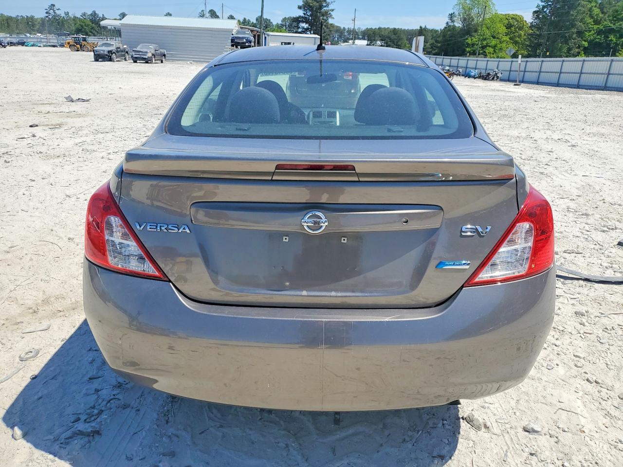 2014 NISSAN VERSA 1.6 S photo 11