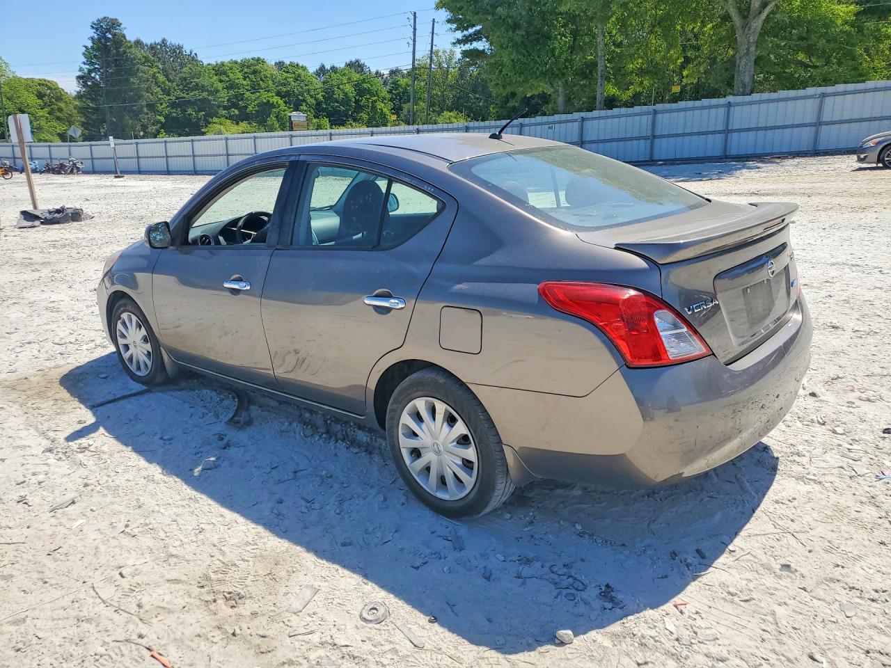 2014 NISSAN VERSA 1.6 S photo 3