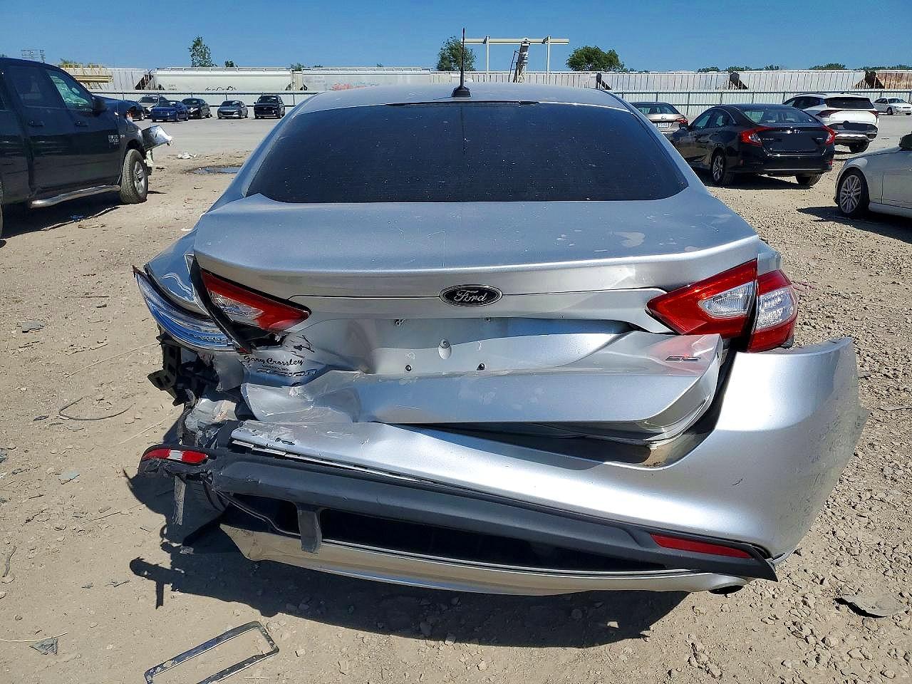 2014 FORD FUSION SE photo 11
