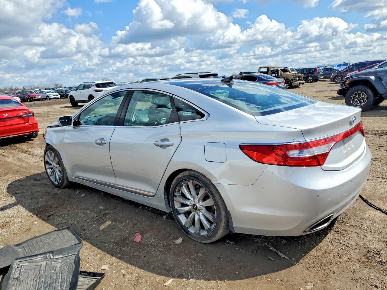 2013 HYUNDAI AZERA BASE photo 2