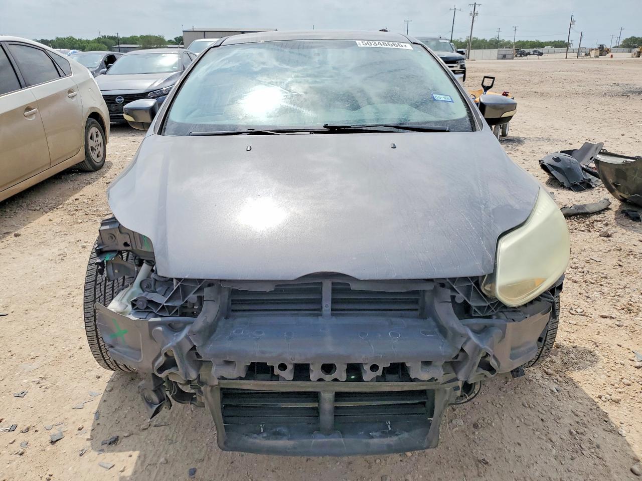 2014 FORD FOCUS SE photo 5