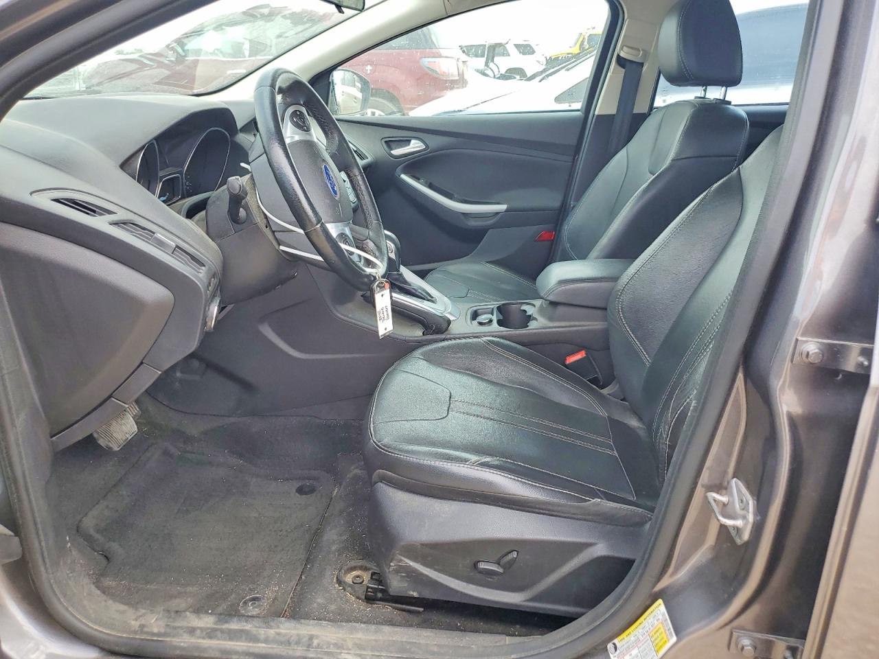 2014 FORD FOCUS SE photo 7