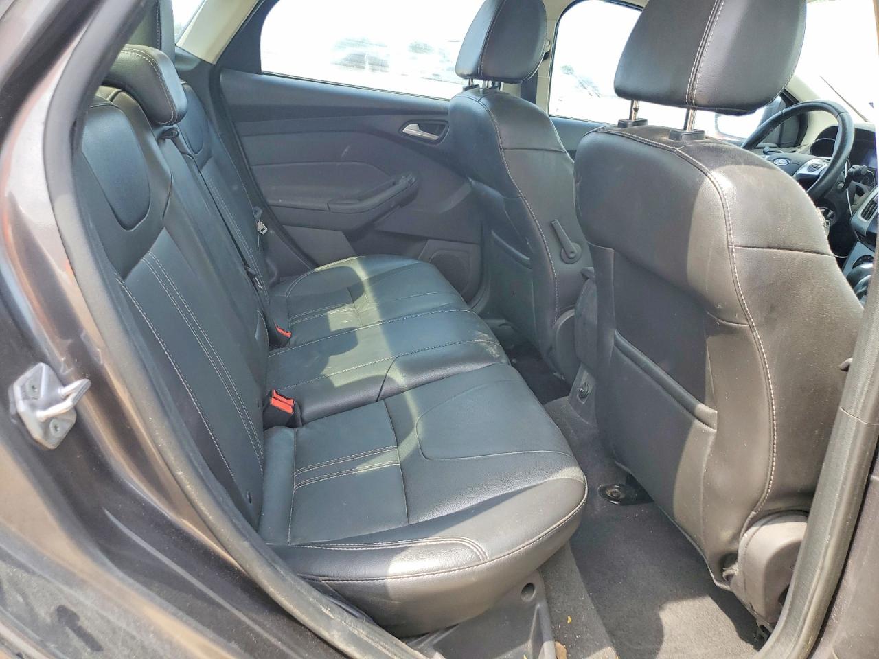 2014 FORD FOCUS SE photo 10
