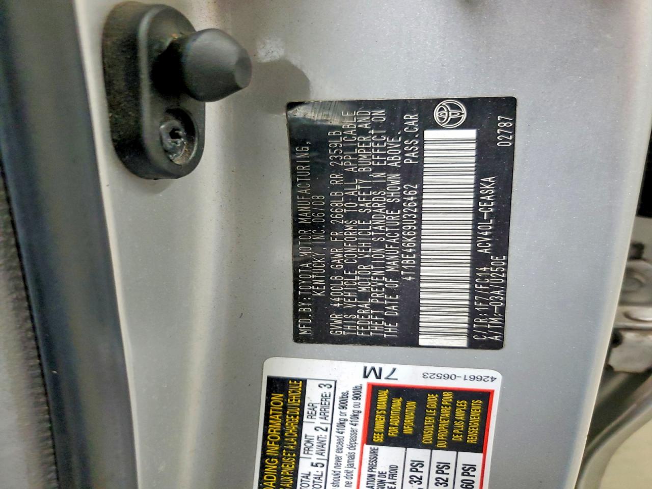 2009 TOYOTA CAMRY SE photo 25