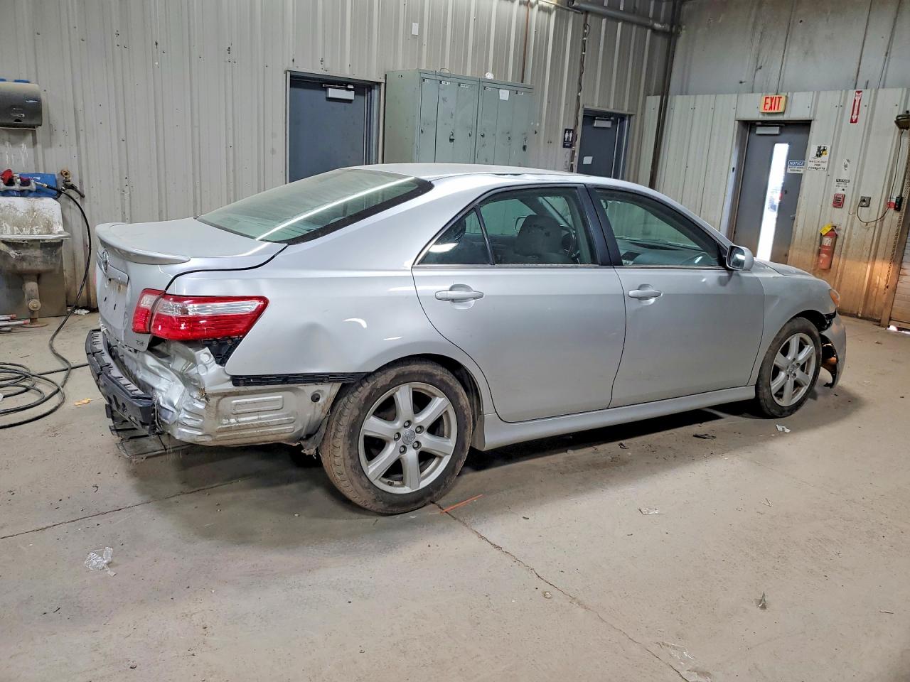 2009 TOYOTA CAMRY SE photo 5
