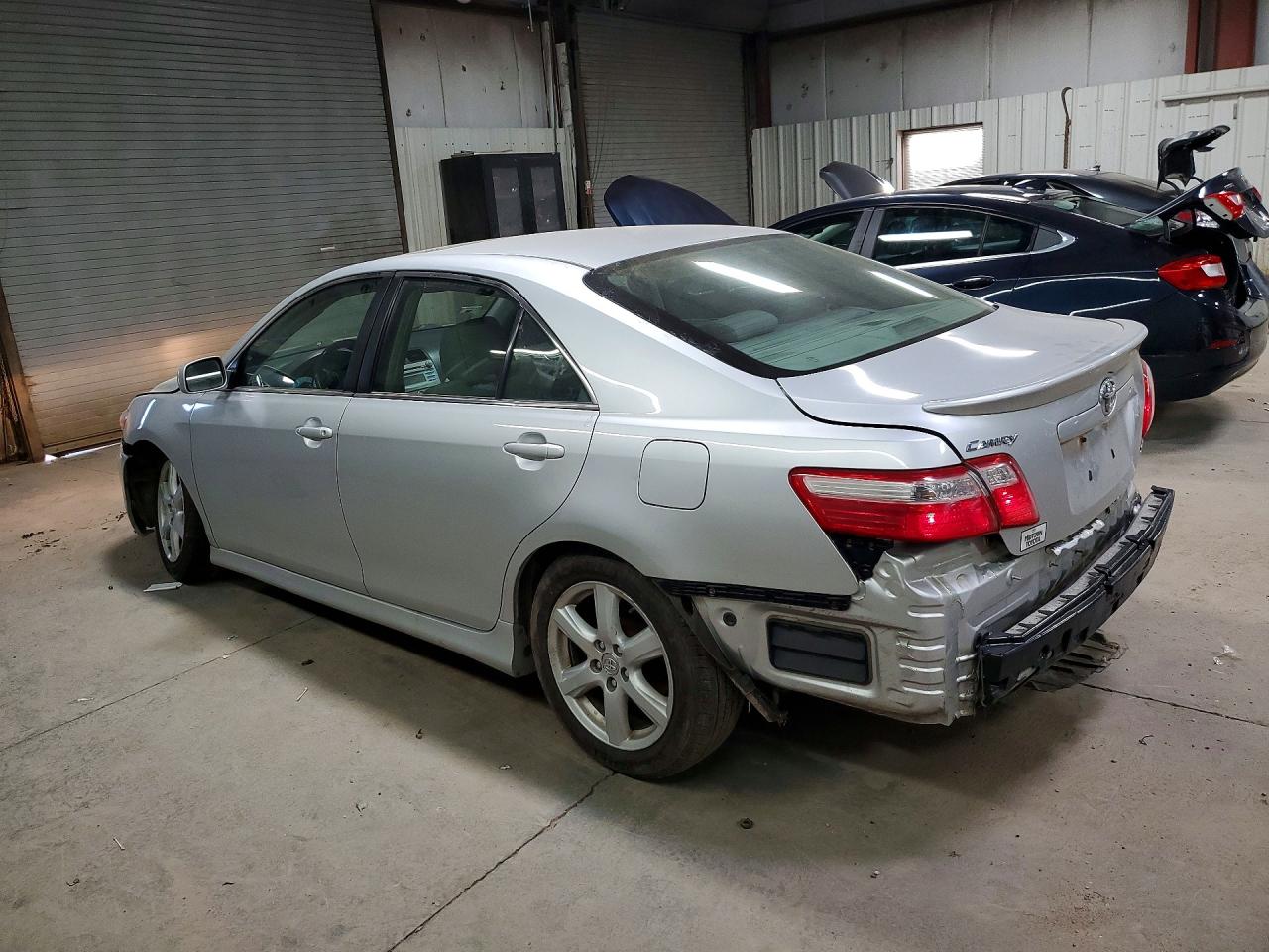 2009 TOYOTA CAMRY SE photo 3
