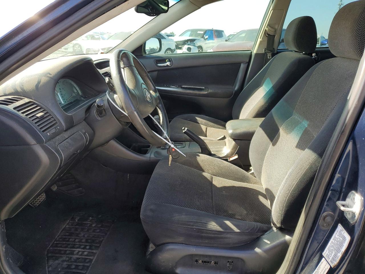 2003 TOYOTA CAMRY SE photo 13