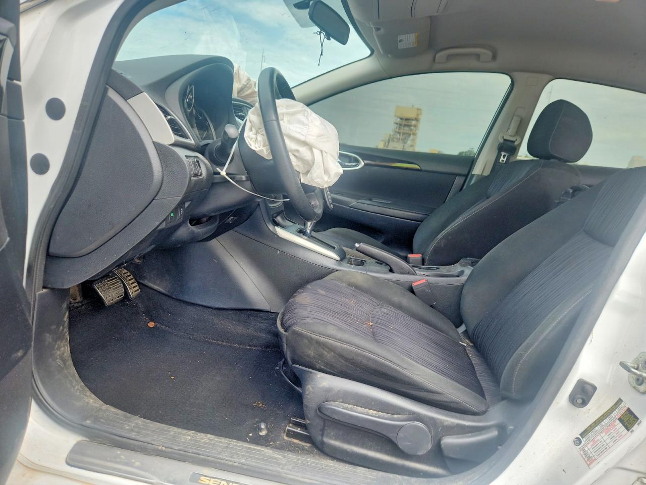 2019 NISSAN SENTRA SV photo 13