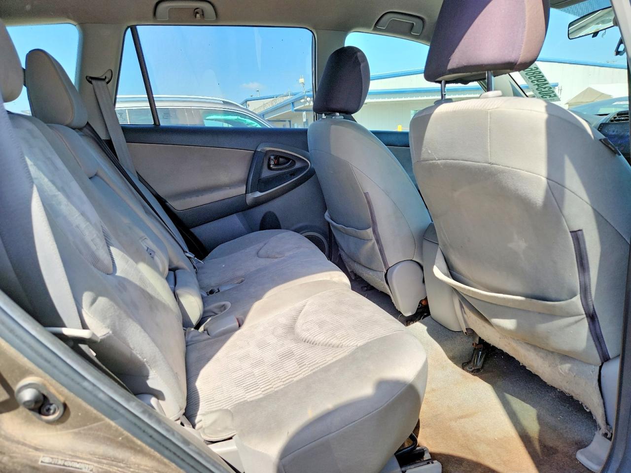 2011 TOYOTA RAV4 BASE photo 31