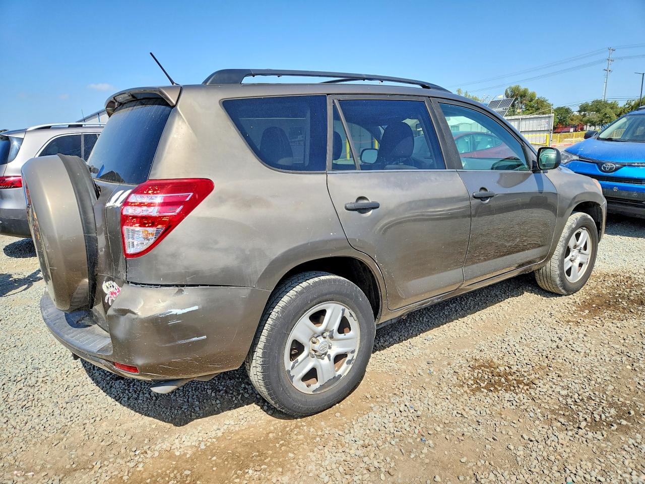 2011 TOYOTA RAV4 BASE photo 7