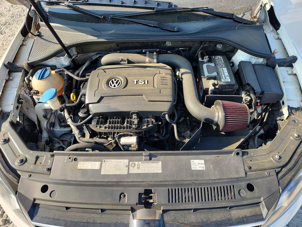 2014 VOLKSWAGEN PASSAT S photo 31