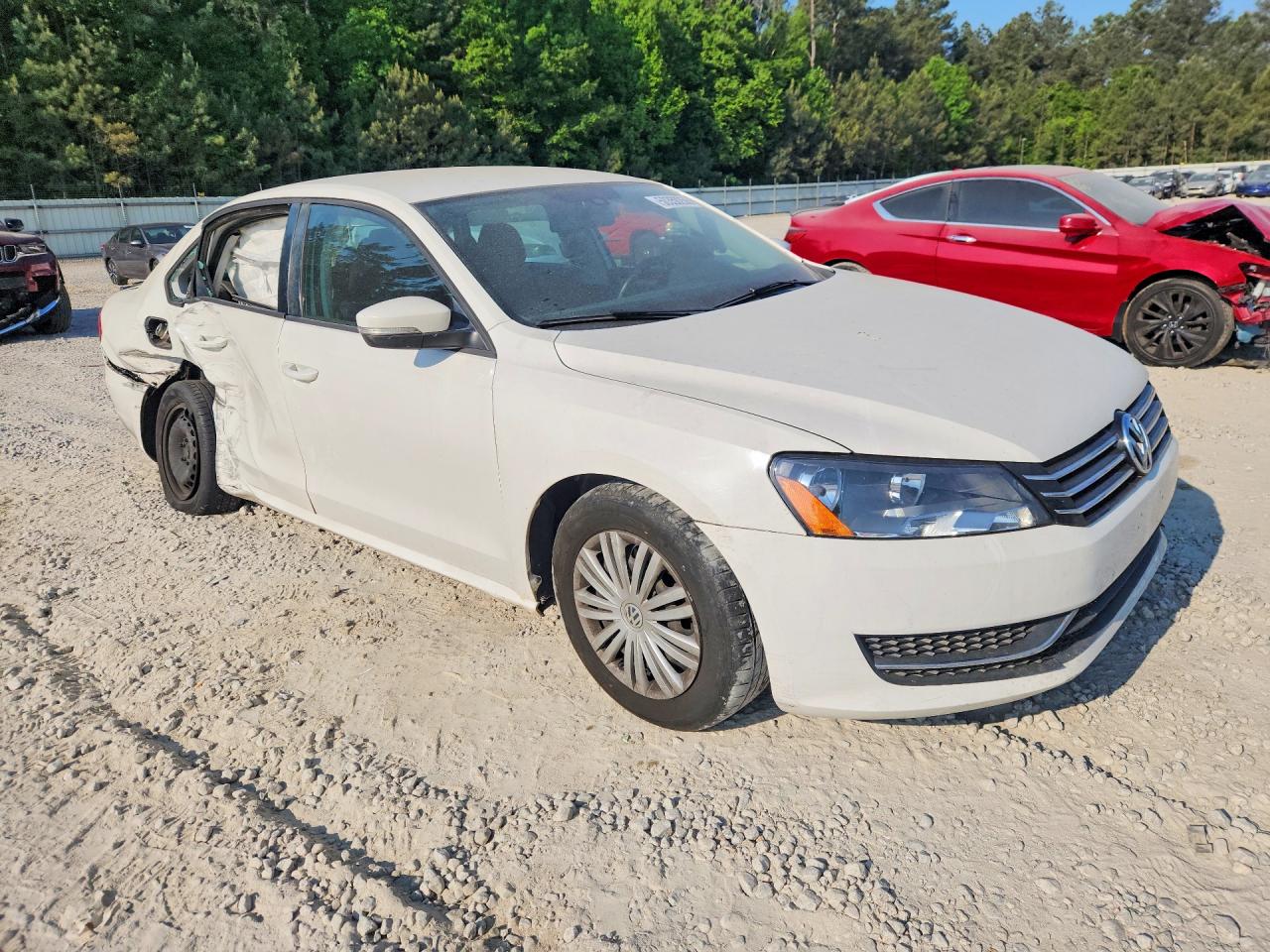 2014 VOLKSWAGEN PASSAT S photo 10