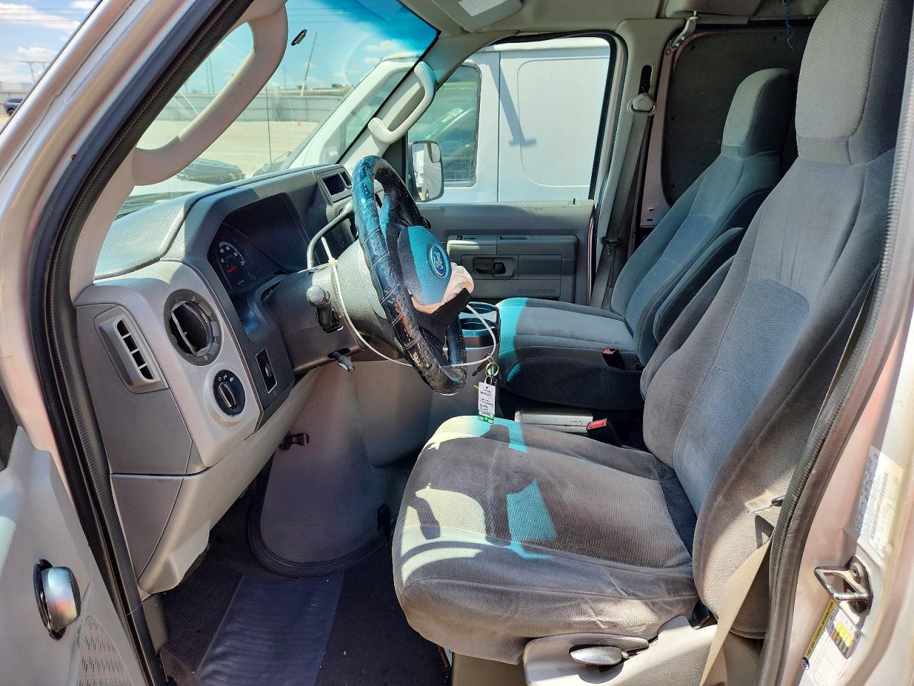 2010 FORD ECONOLINE E250 VAN photo 19