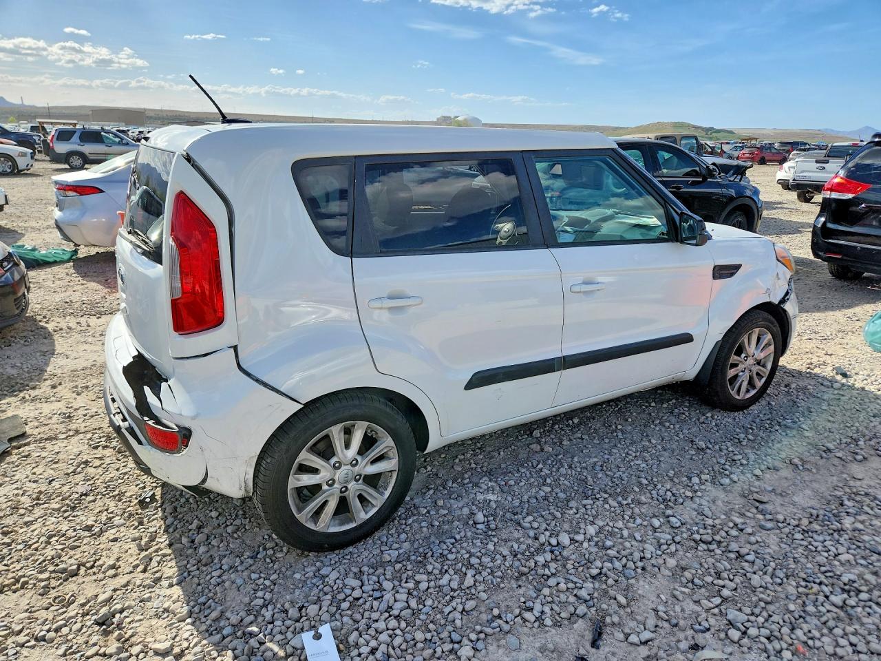 2013 KIA SOUL + photo 5