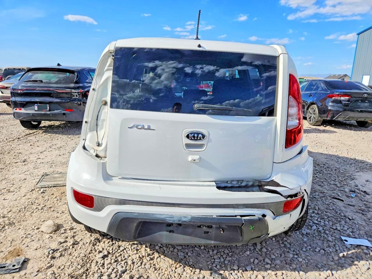 2013 KIA SOUL + photo 11