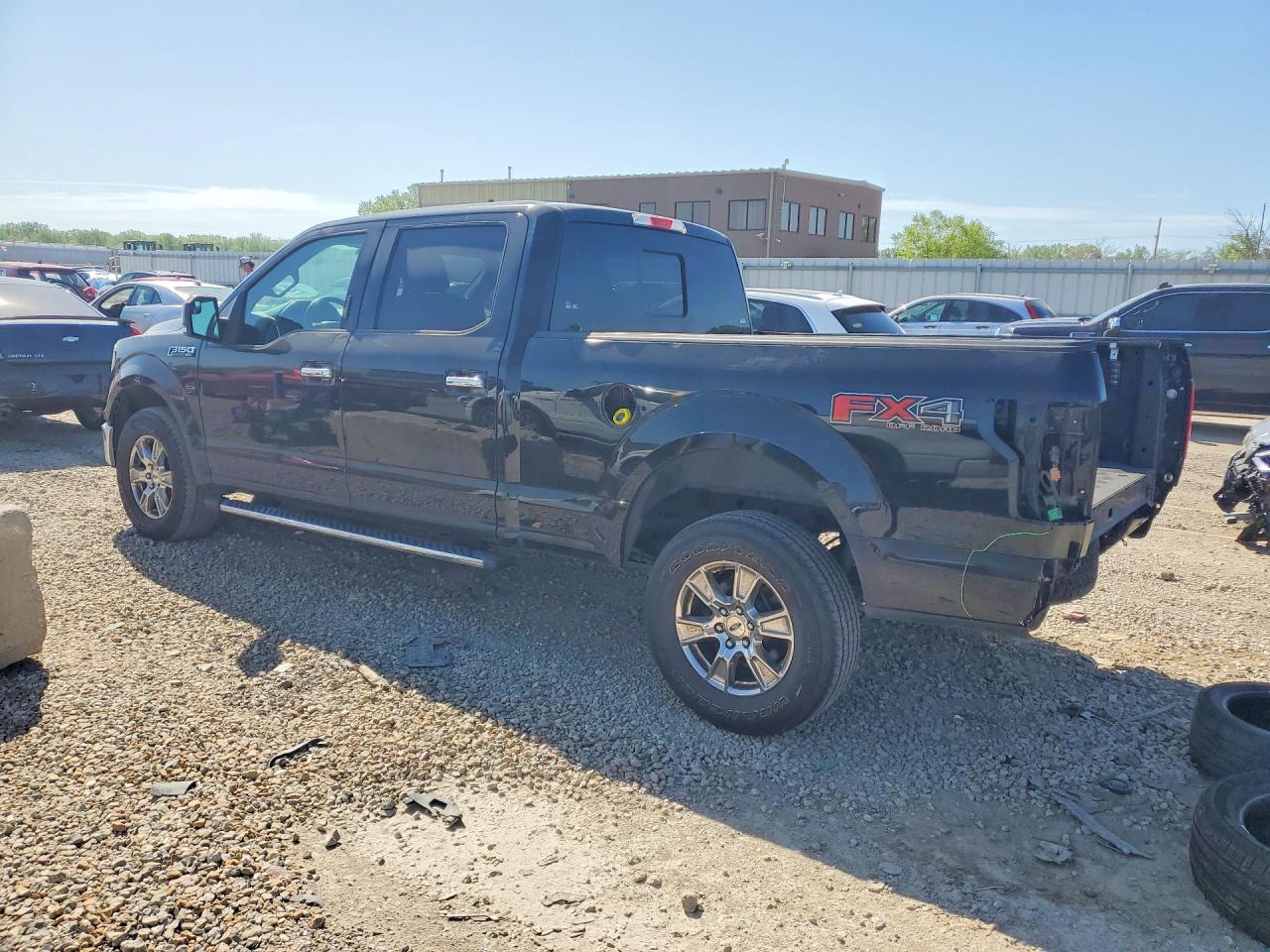2016 FORD F150 SUPERCREW photo 2