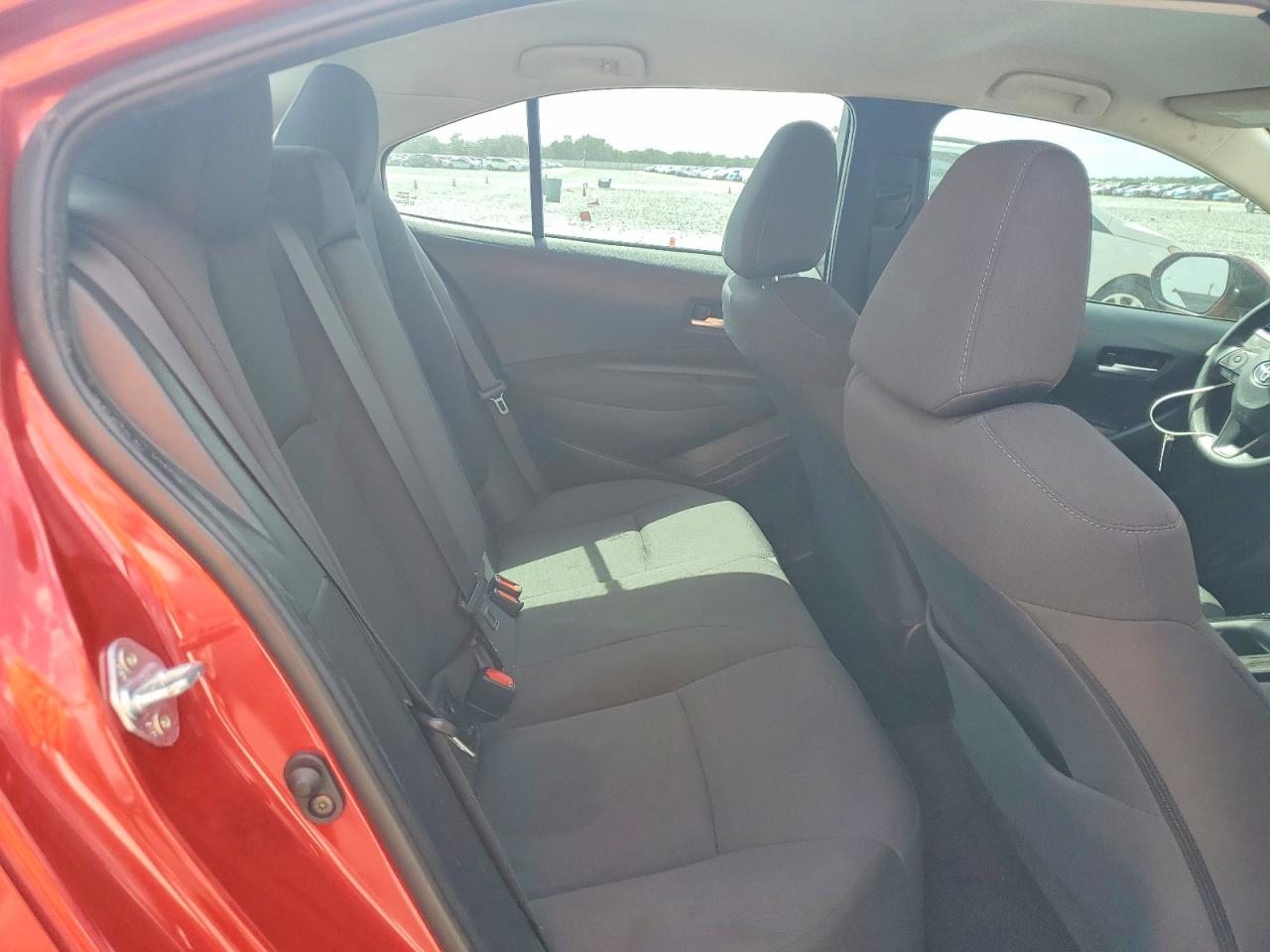2021 TOYOTA COROLLA LE photo 19