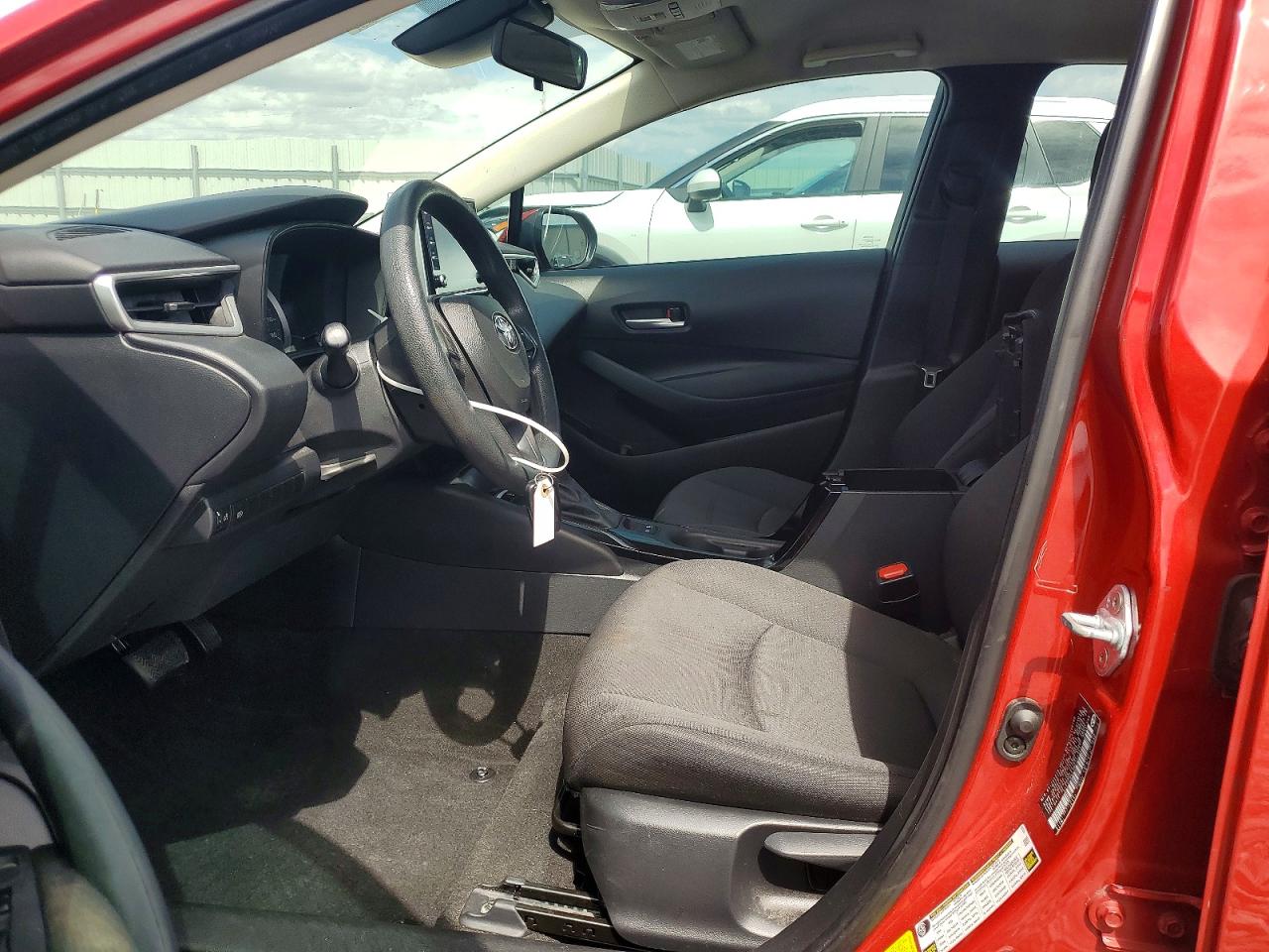 2021 TOYOTA COROLLA LE photo 13
