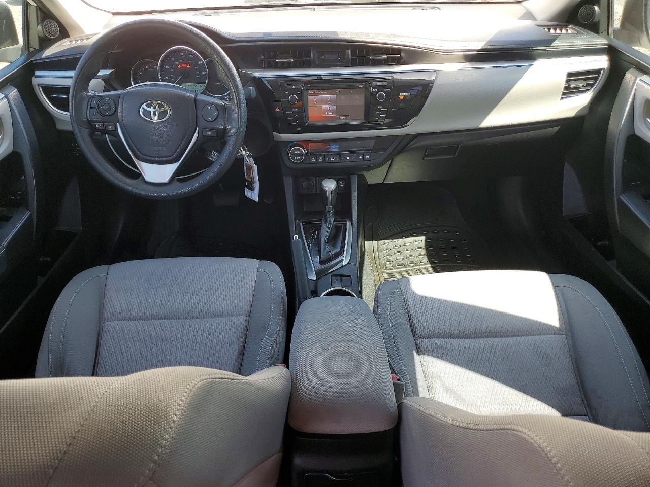 2015 TOYOTA COROLLA LE photo 15