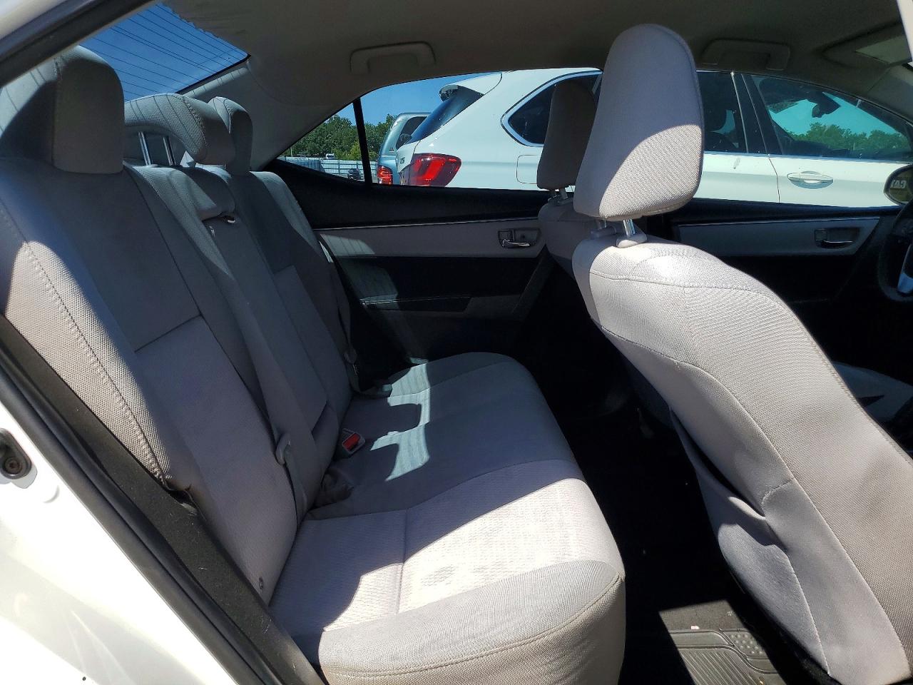 2015 TOYOTA COROLLA LE photo 19
