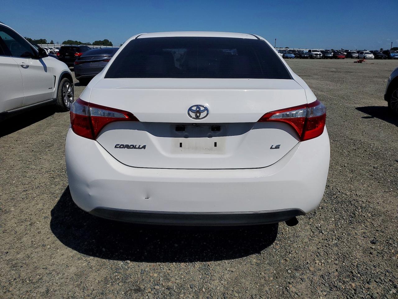 2015 TOYOTA COROLLA LE photo 11