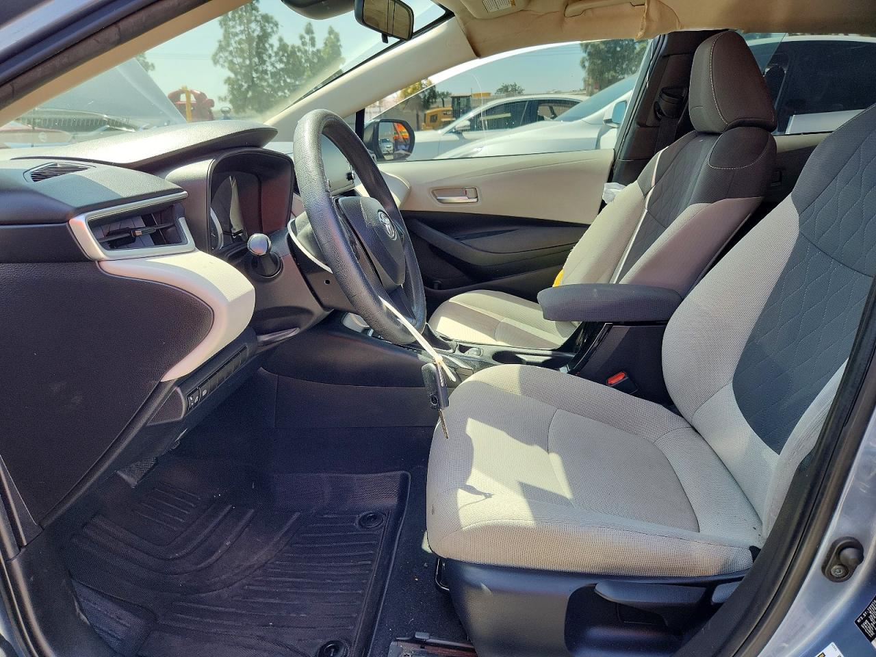 2021 TOYOTA COROLLA LE photo 13