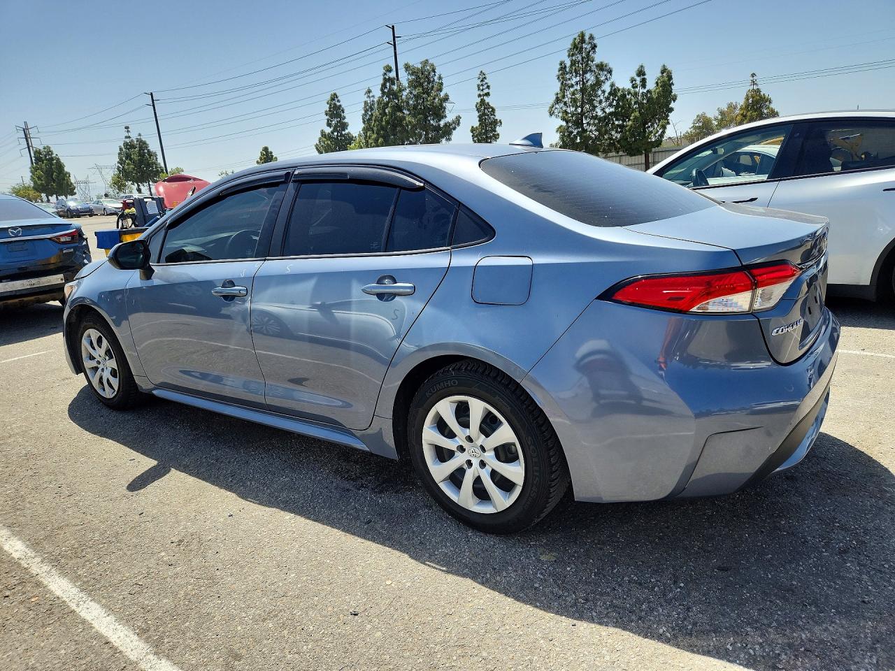 2021 TOYOTA COROLLA LE photo 3