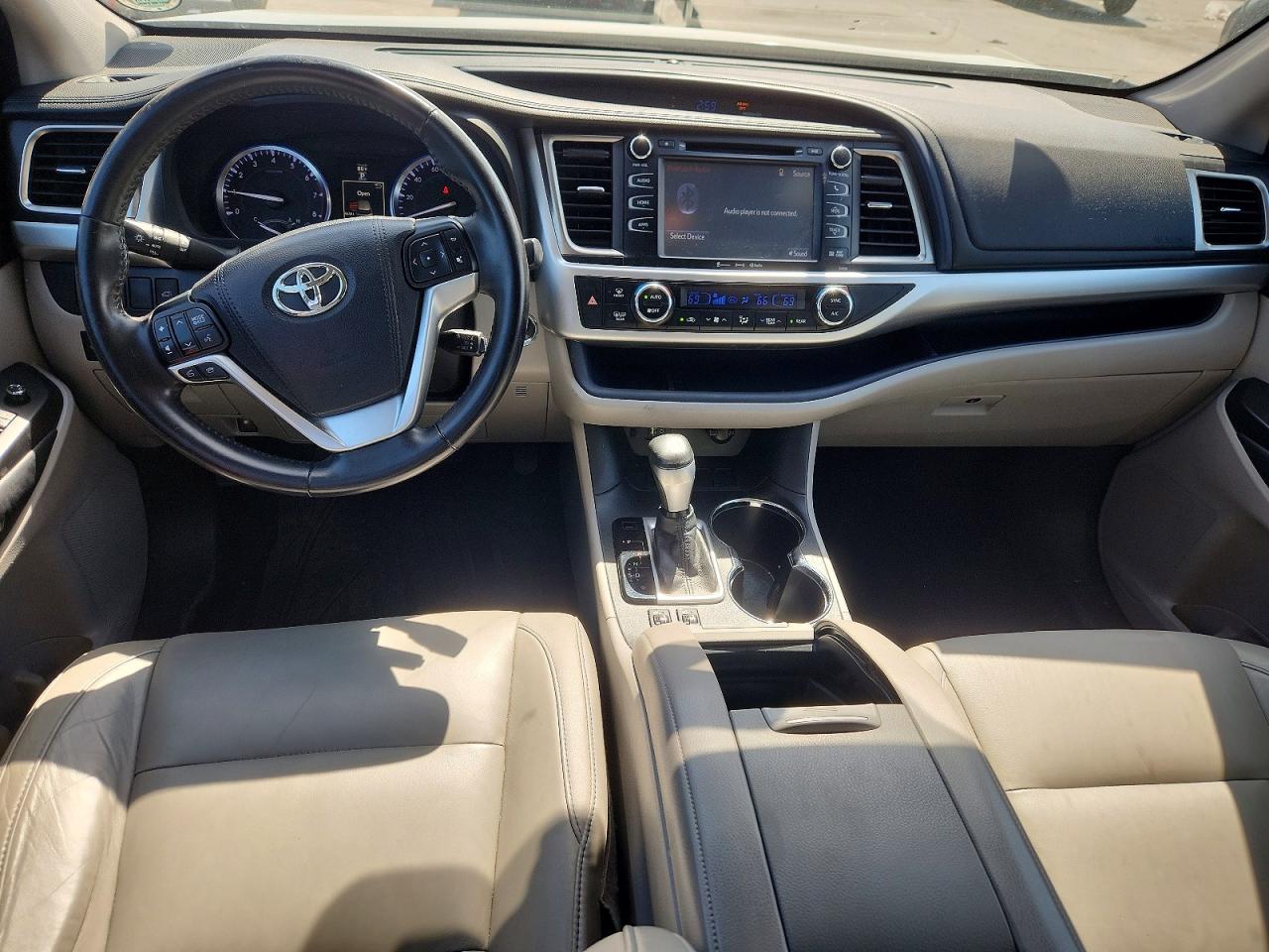 2016 TOYOTA HIGHLANDER XLE photo 8